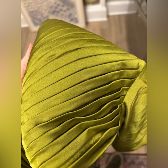 Mac Duggal Green Pleated High Neck Raglan Long Sleeve Side Slit Gown in apple - Picture 7 of 8